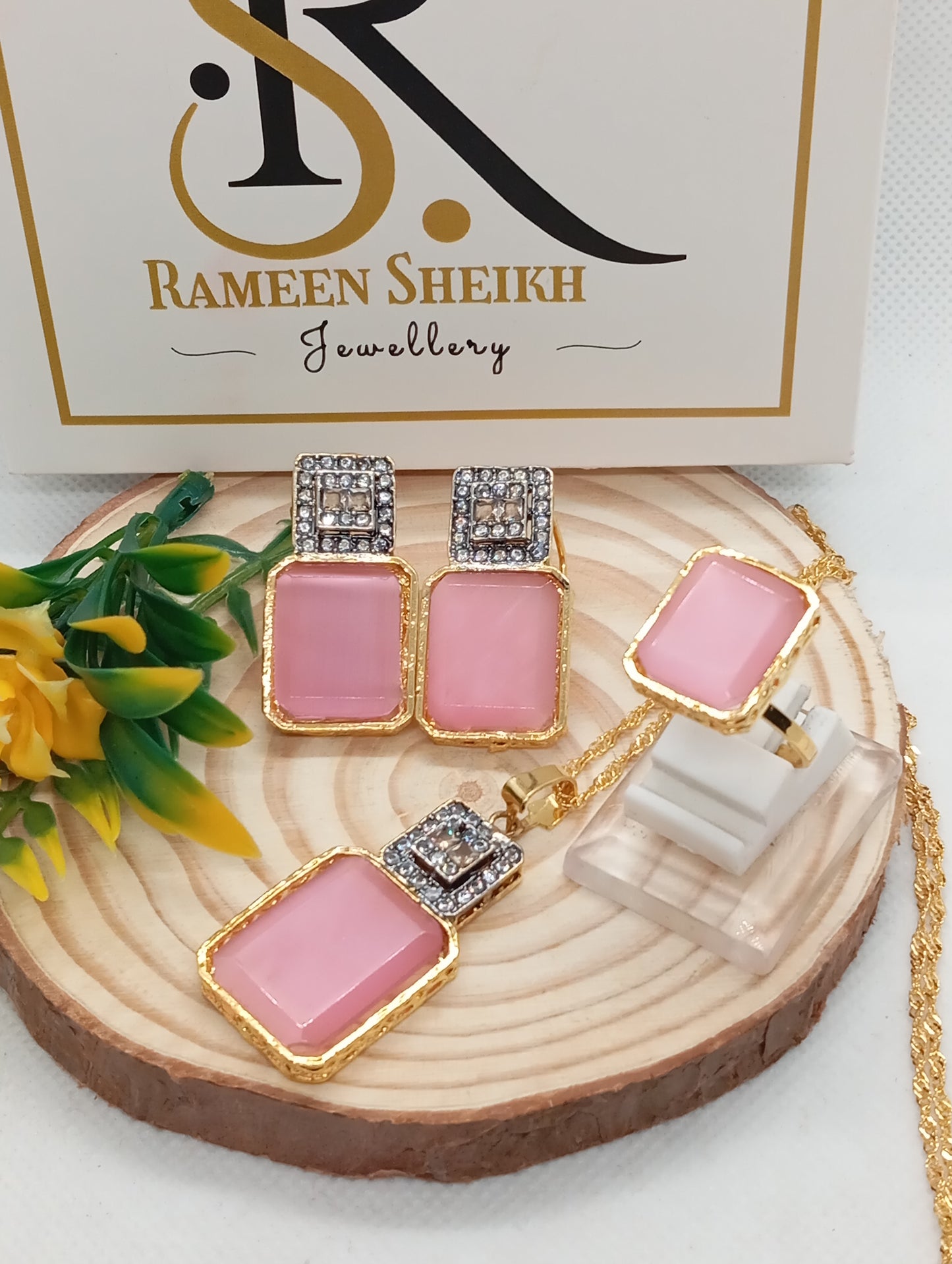 Extonish |7 Colors | Zircon judao Locket Set with stones | 18K Gold Polish (3 Yrs. Warranty) | MS-8768