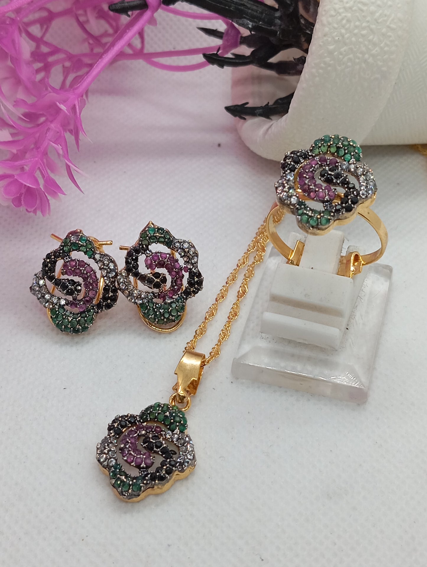 Zebaish | 2 Colors | Locket set in Diamond Cut Zircons | RK-3687