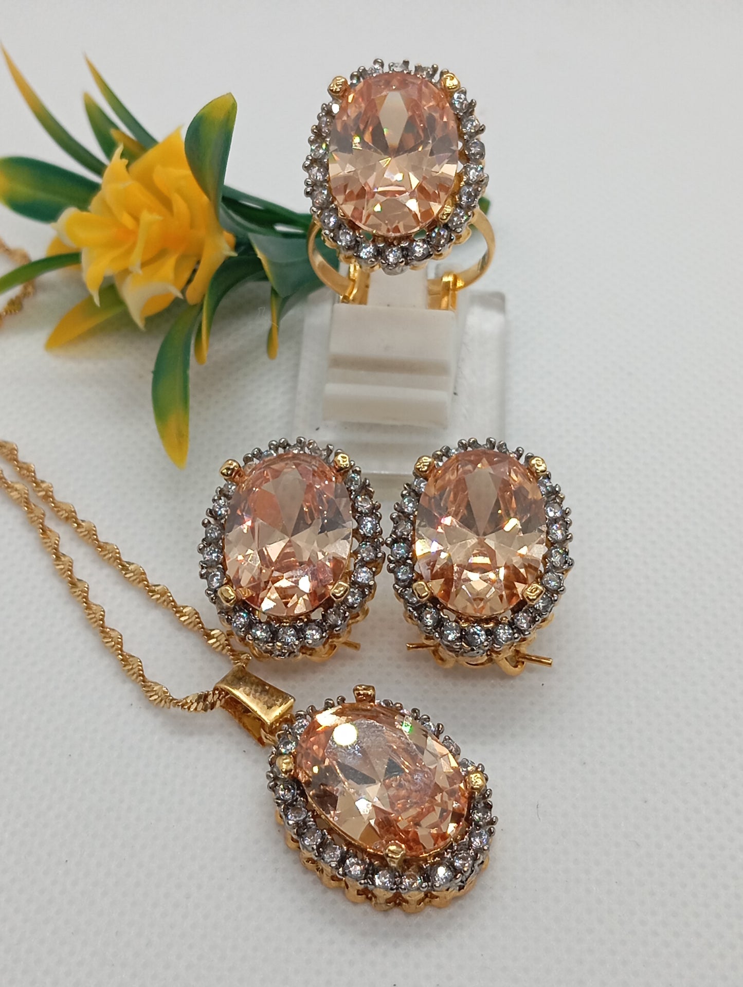 Motia | 10 Colors | Zircon judao Locket Set with Stones | RB-202