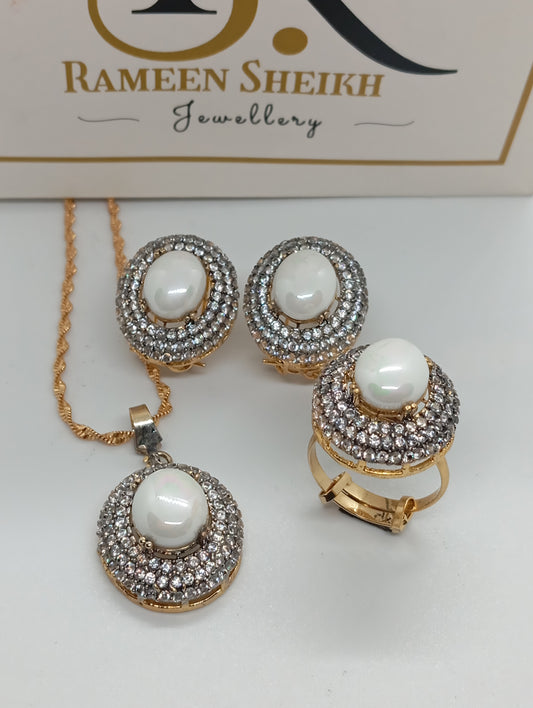 Luxurious | 5 Colors | 22k Gold plated Premium locket set with stones |Hand carved | 606F