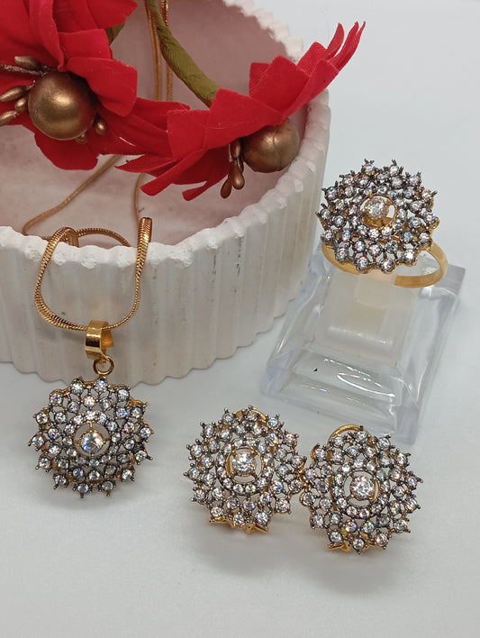 Glitter Round | Hand carved 22k gold plated diamond cut Zircon studded locket set