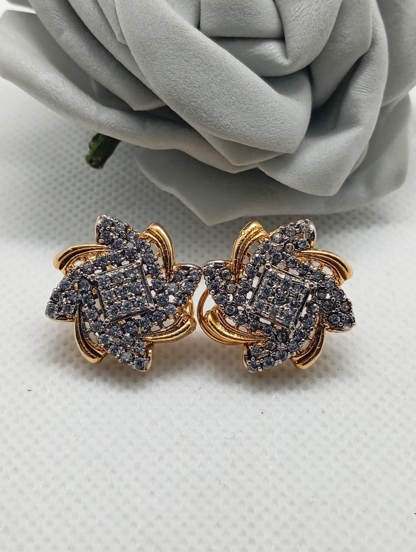 Premium Diamond Cut Zircon | Judao earring | 22K Gold Plating | RE-877