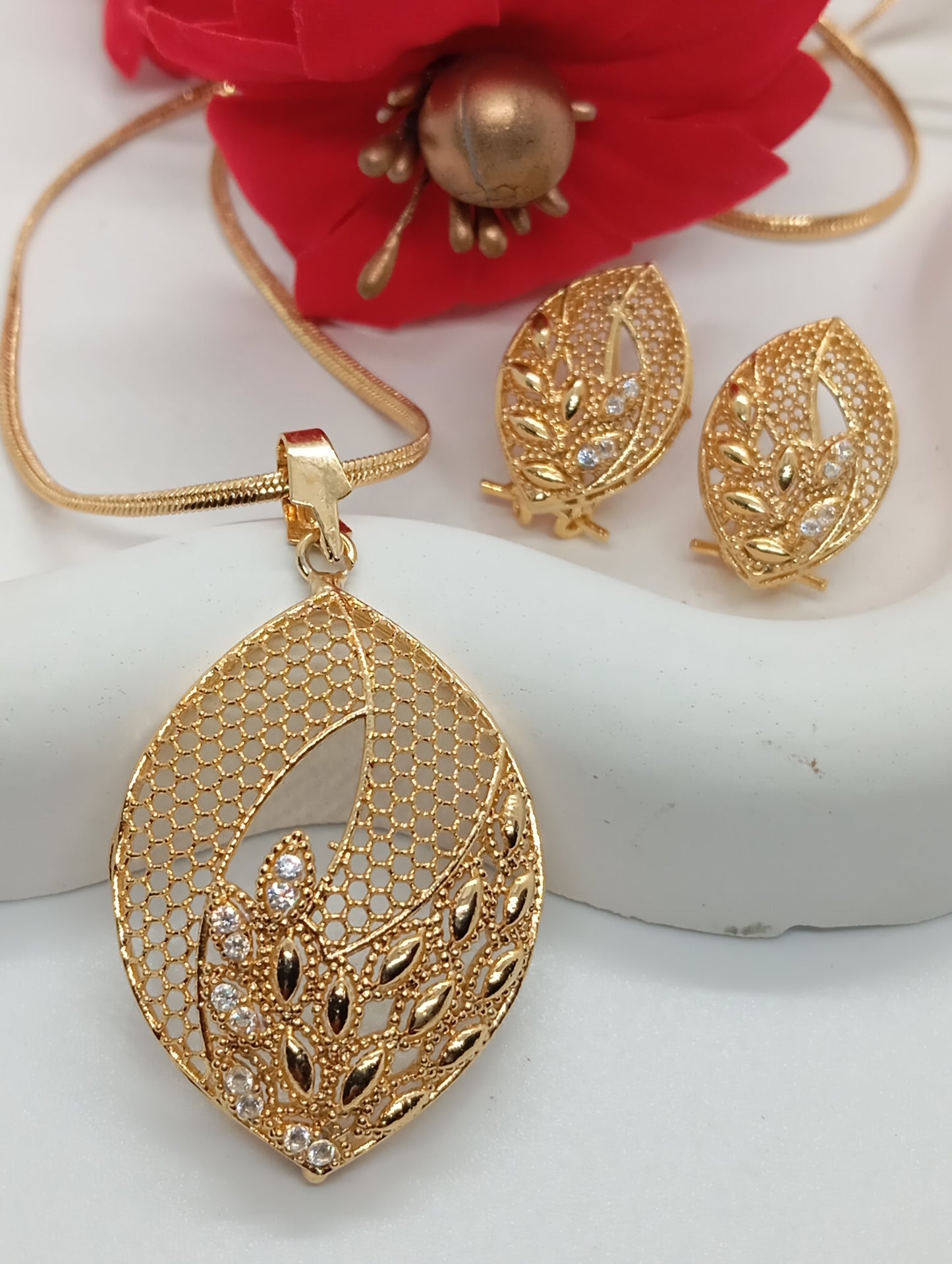 Delicacy | Premium Diamond Cut Zircon Locket Set  |22K Gold Plated| RS-7963