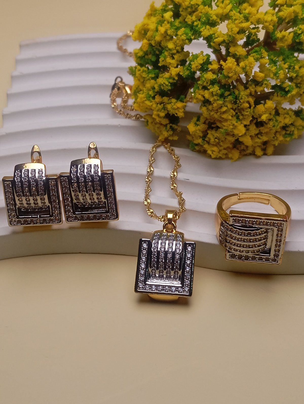 Classy |Premium Diamond cut Zircon set, 22 k gold plated k57