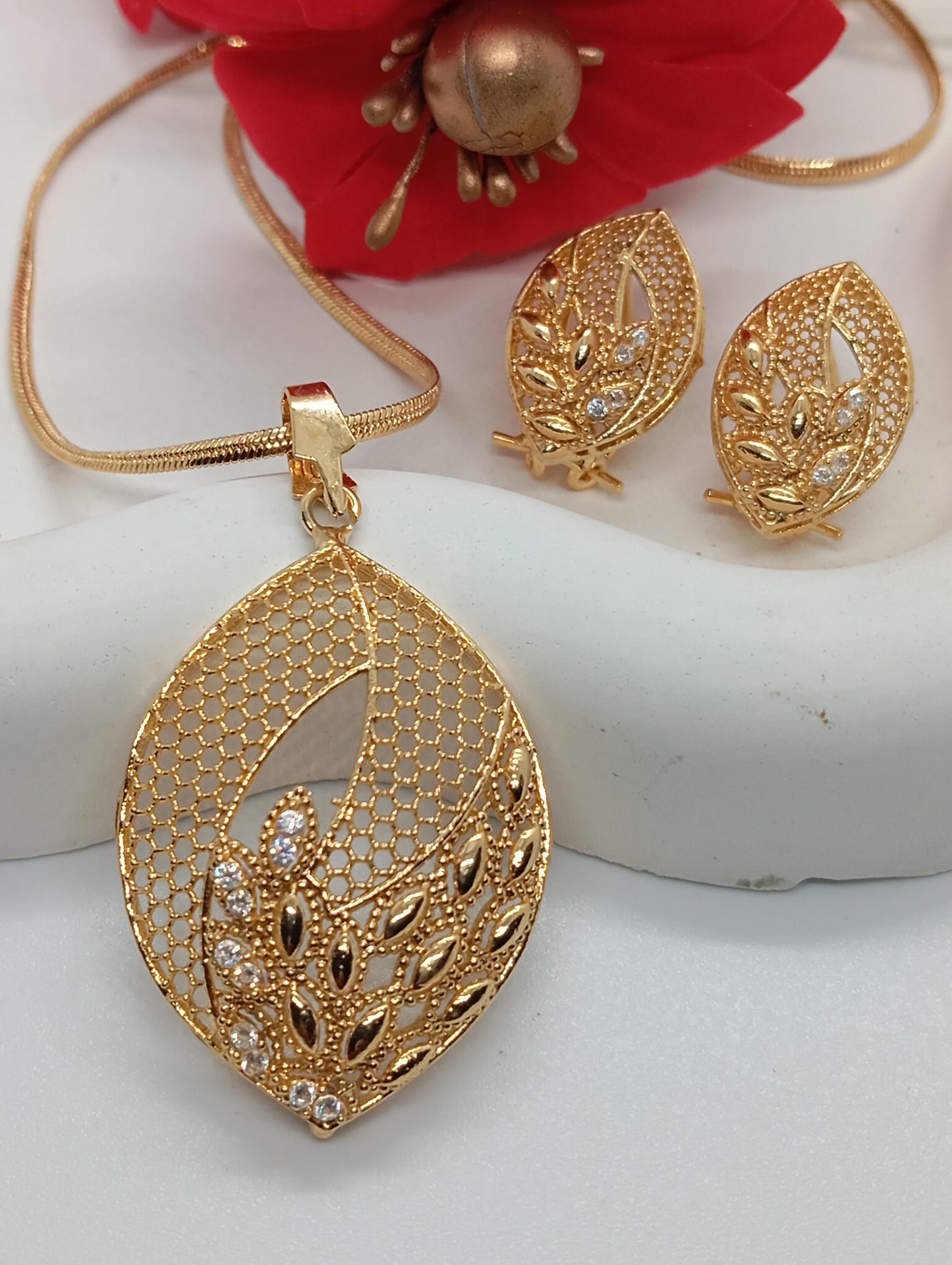 Delicacy | Premium Diamond Cut Zircon Locket Set  |22K Gold Plated| RS-7963