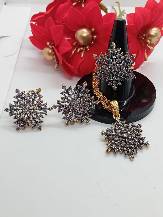 Snow Flake ❄️ |Premium Diamond cut Zircon set, 22 k gold plated