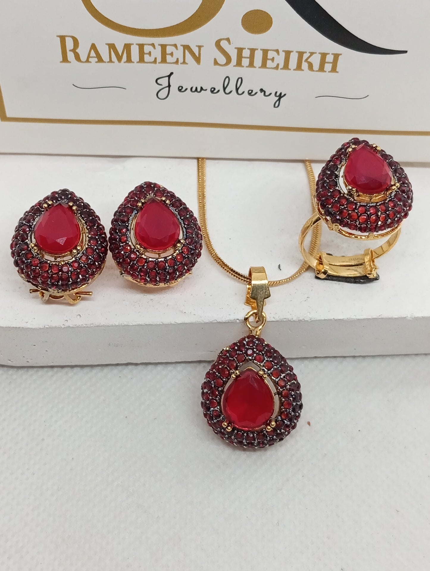 Color Drop | 3 Colors | 22k Gold plated Premium locket set with stones |Hand carved | 65F