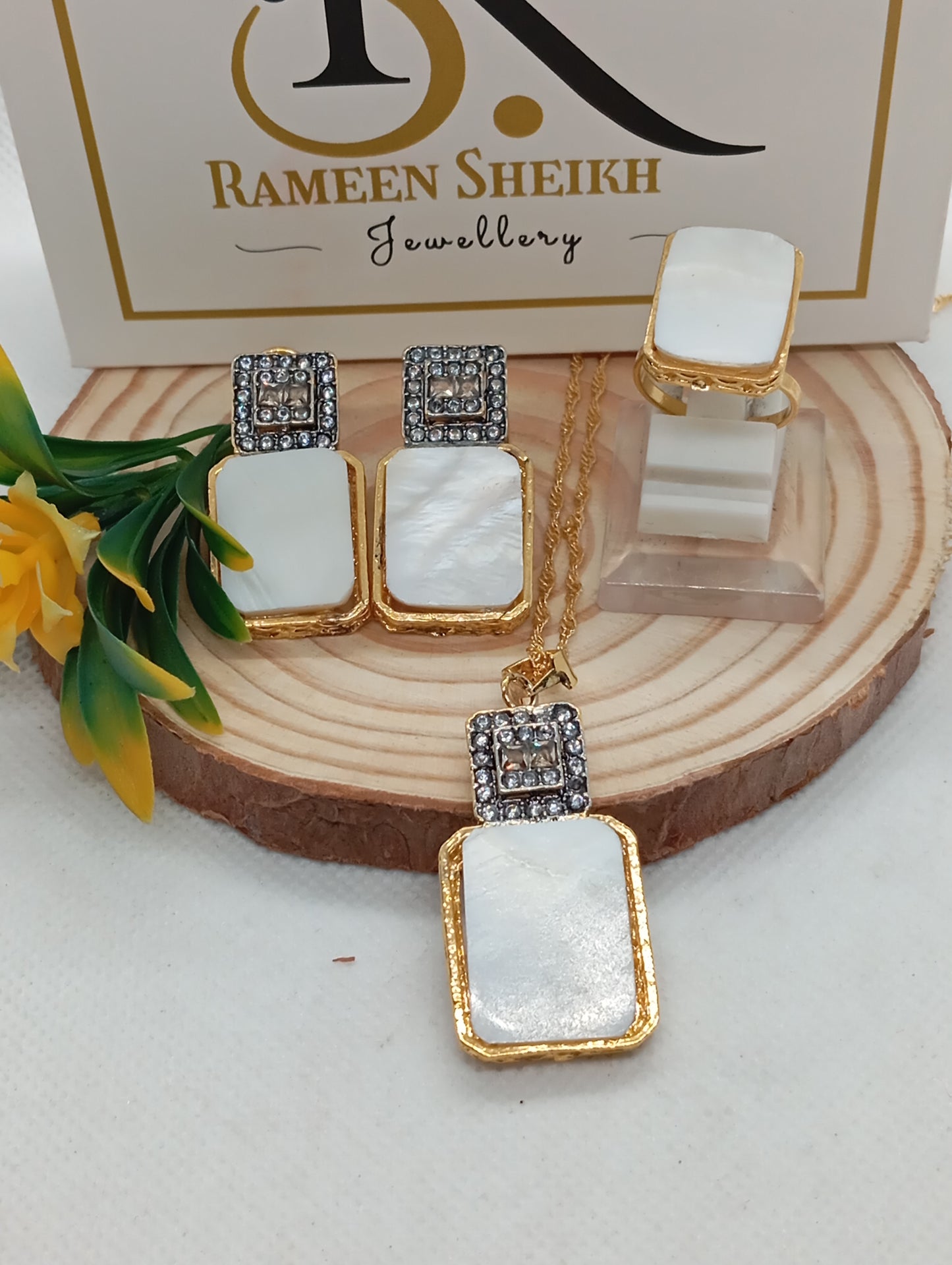 Extonish |7 Colors | Zircon judao Locket Set with stones | 18K Gold Polish (3 Yrs. Warranty) | MS-8768