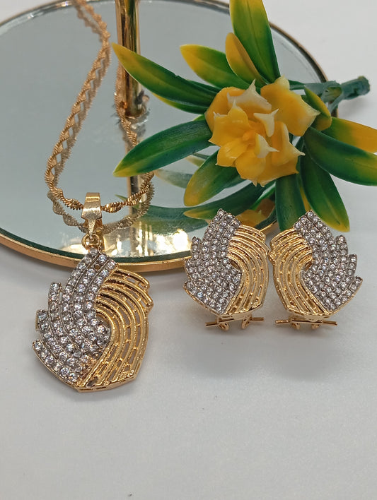 Zirconia |Premium Handmade Locket set in Diamond Cut Zircons  | 22K Gold Plated | RS-6748