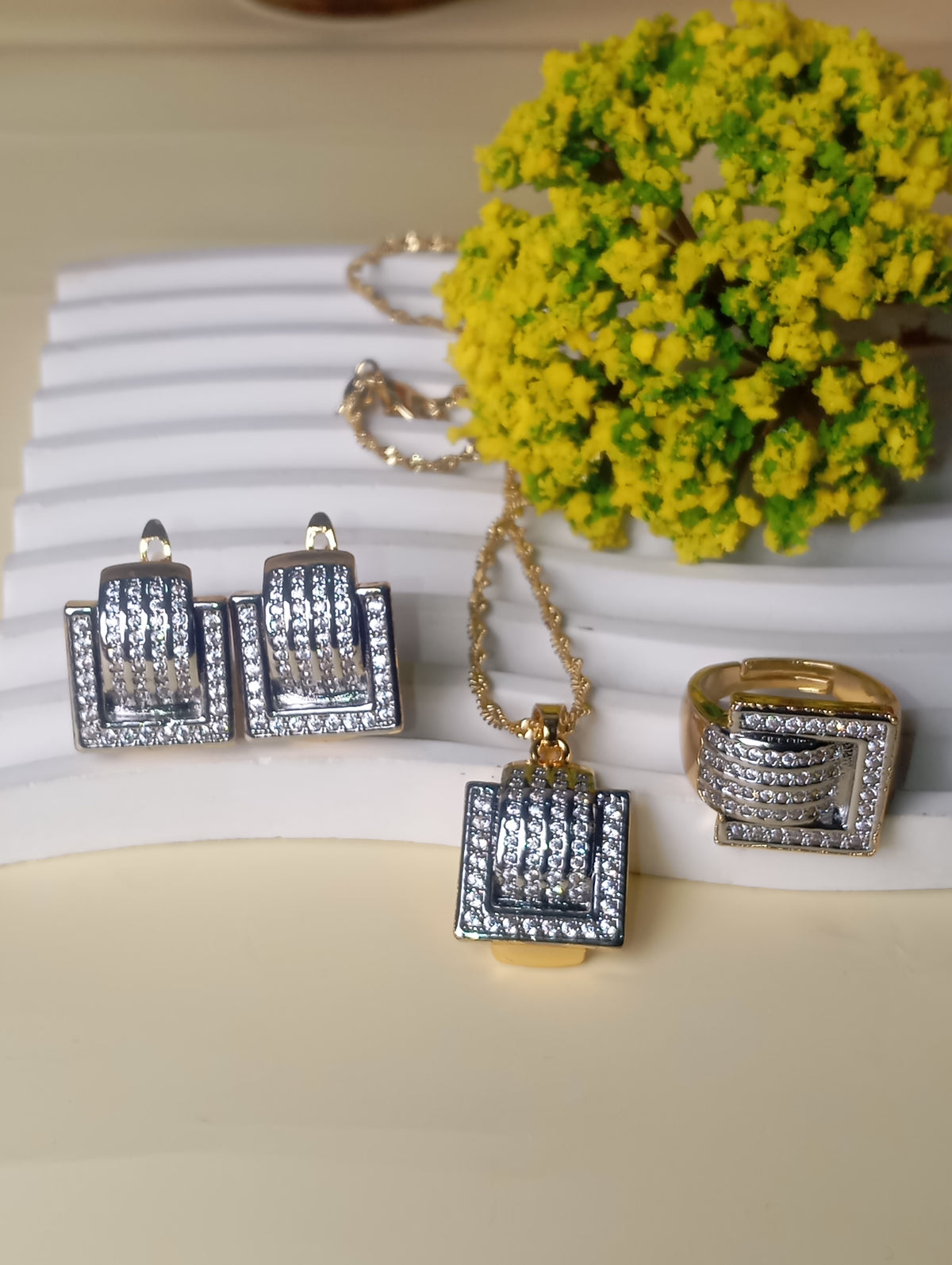 Classy |Premium Diamond cut Zircon set, 22 k gold plated k57