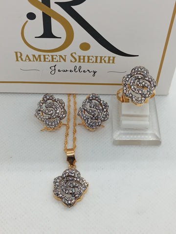 Premium Locket set in Diamond Cut Zircons | Zebaish | 2 Colors || RSL-614