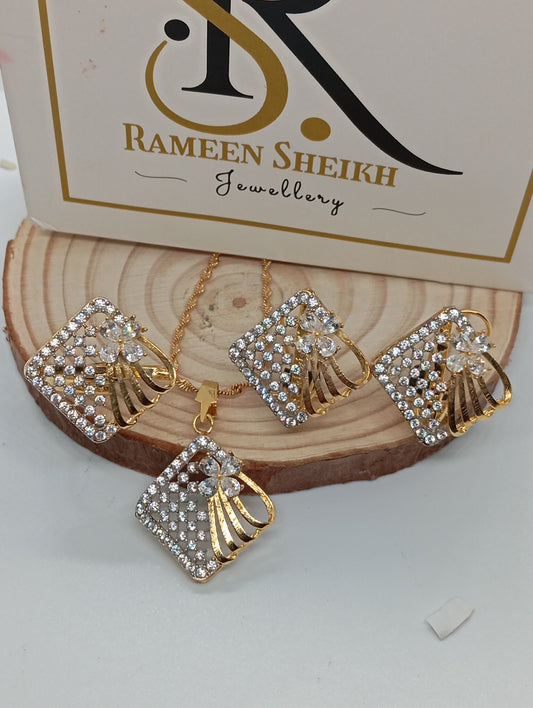 Stunning |Premium Diamond cut Zircon set, 22 k gold plated